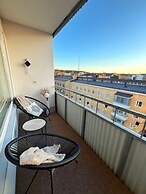 Central Studio Apartment with Balcony