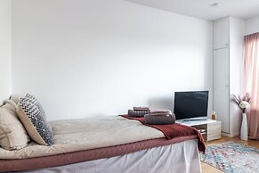 Central Studio Apartment with Balcony
