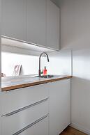 Central Studio Apartment with Balcony
