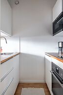 Central Studio Apartment with Balcony