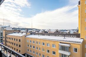 Central Studio Apartment with Balcony