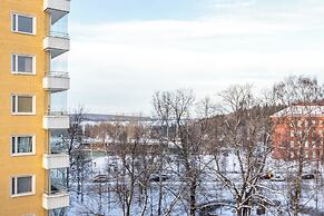 Central Studio Apartment with Balcony