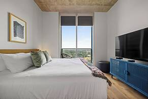 Modern Rainey St Oasis with Pool & Views