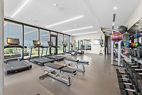 Modern Rainey St Oasis with Pool & Views