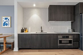 Modern Rainey St Oasis with Pool & Views