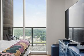 Modern Rainey St Oasis with Pool & Views