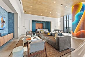 Modern Rainey St Oasis with Pool & Views
