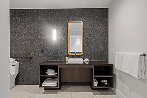 Modern Rainey St Oasis with Pool & Views