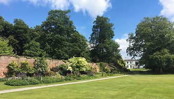 Ballyscullion Park Courtyard Cottages