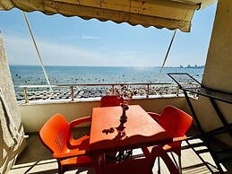Beachfront Apartment With Stunning Sea Views