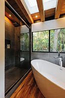 Casa Retiro With Pool and Garden