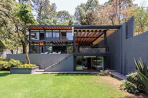 Casa Retiro With Pool and Garden