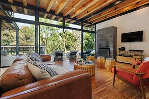 Casa Retiro With Pool and Garden