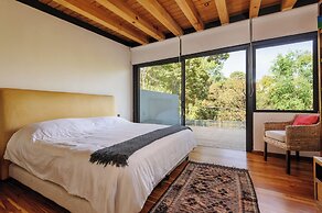 Casa Retiro With Pool and Garden