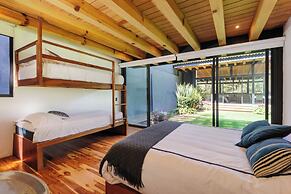 Casa Retiro With Pool and Garden