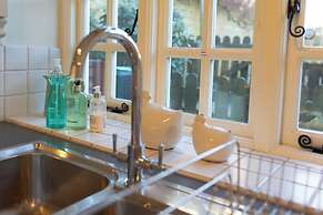 Jasmine Cottage-2BD in Heart of Bourton