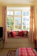 Jasmine Cottage-2BD in Heart of Bourton