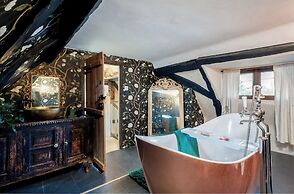 16th Century Thatched Cottage