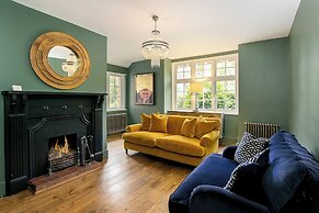 Lodge Farm - Stunning 3 BD with Garden