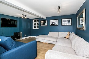 Lodge Farm - Stunning 3 BD with Garden