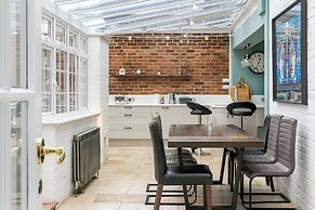 Lodge Farm - Stunning 3 BD with Garden