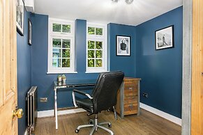 Lodge Farm - Stunning 3 BD with Garden