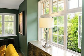 Lodge Farm - Stunning 3 BD with Garden