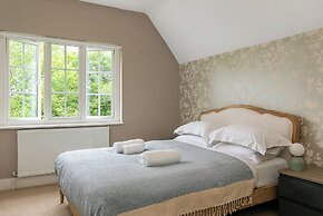 Lodge Farm - Stunning 3 BD with Garden