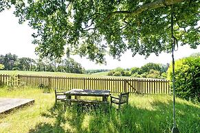 Lodge Farm - Stunning 3 BD with Garden