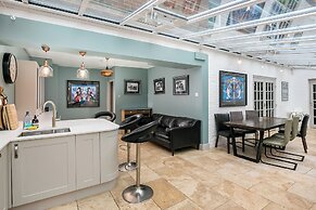 Lodge Farm - Stunning 3 BD with Garden