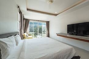 Calm and Spacious Studio View 1