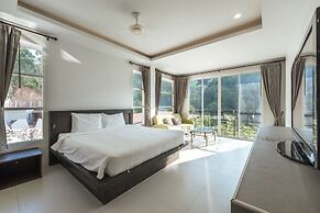 Calm and Spacious Studio View 1