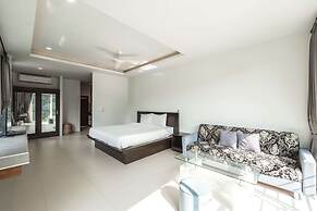 Calm and Spacious Studio View 1