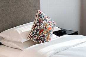 SSAW Boutique Shanghai South Xuhui RiYueGuang