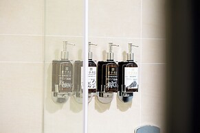 SSAW Boutique Shanghai South Xuhui RiYueGuang