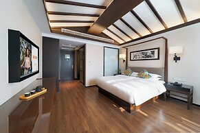 SSAW Boutique Shanghai South Xuhui RiYueGuang