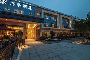 SSAW Boutique Shanghai South Xuhui RiYueGuang