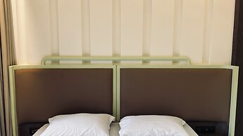 Waves By Jumbo Holidayz