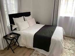 Charming Executive Studio, Solar Power, Wifi