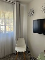 Charming Executive Studio, Solar Power, Wifi