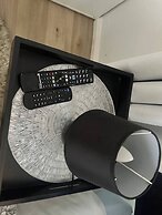 Charming Executive Studio, Solar Power, Wifi