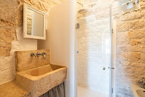 4152 Trulli Salsapariglia by Perle di Puglia