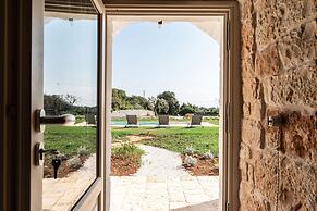 4152 Trulli Salsapariglia by Perle di Puglia