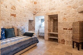 4152 Trulli Salsapariglia by Perle di Puglia