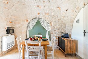 4152 Trulli Salsapariglia by Perle di Puglia