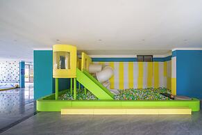 Alba Gardens 1Bed by YourHost