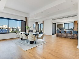Sanders Crystal 2 Limassol