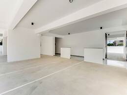 Sanders Crystal 2 Limassol