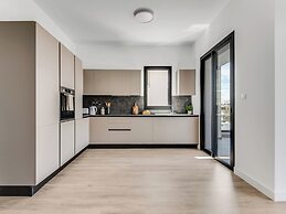 Sanders Crystal 2 Limassol