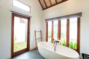 Floros Villa Canggu by Uniquecations